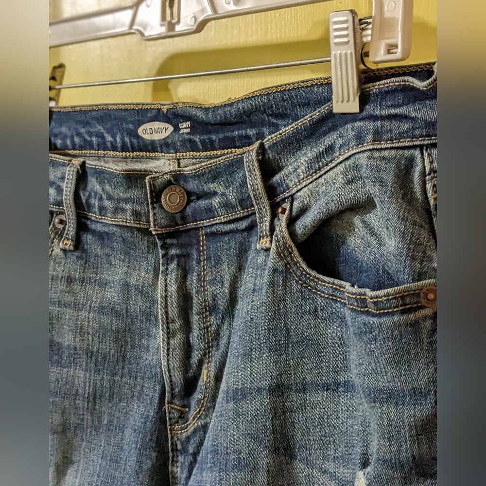 Size 10 long old navy slightly distressed curvy skinny jeans in a dark wash